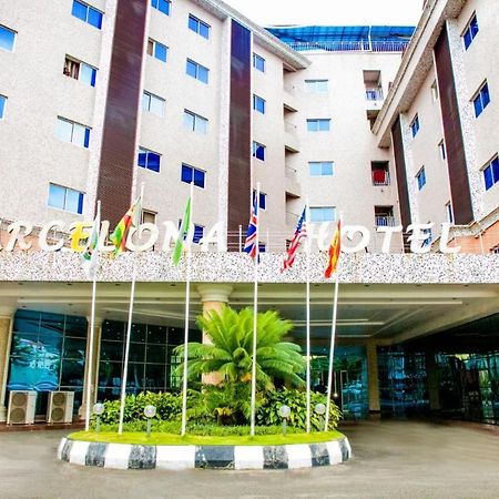 Barcelona Hotels, Abuja Mobushipe Esterno foto