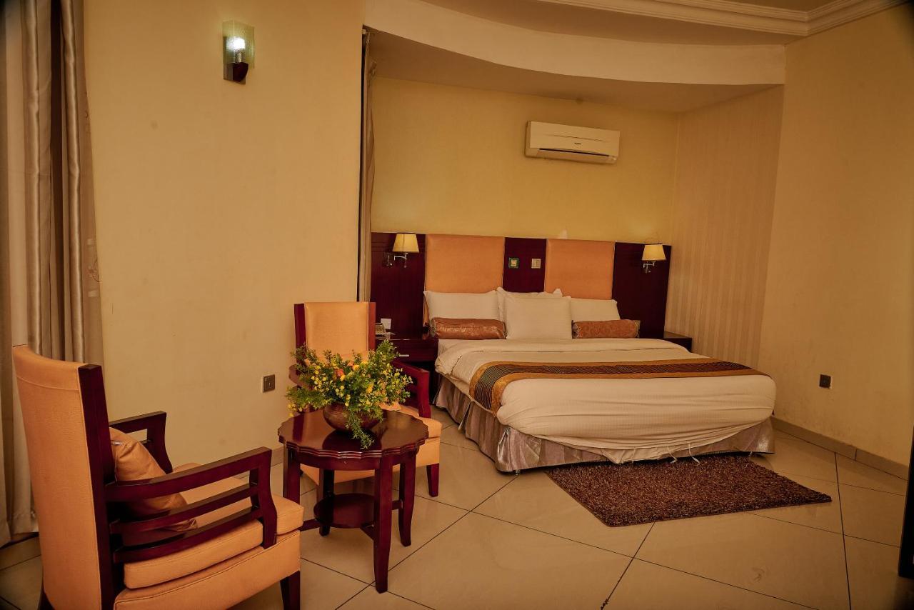 Barcelona Hotels, Abuja Mobushipe Esterno foto