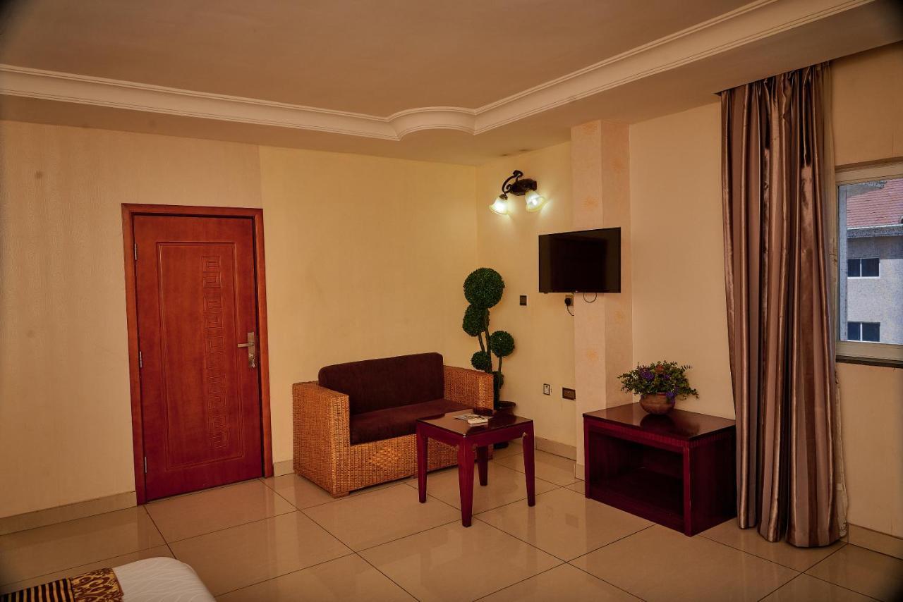 Barcelona Hotels, Abuja Mobushipe Esterno foto