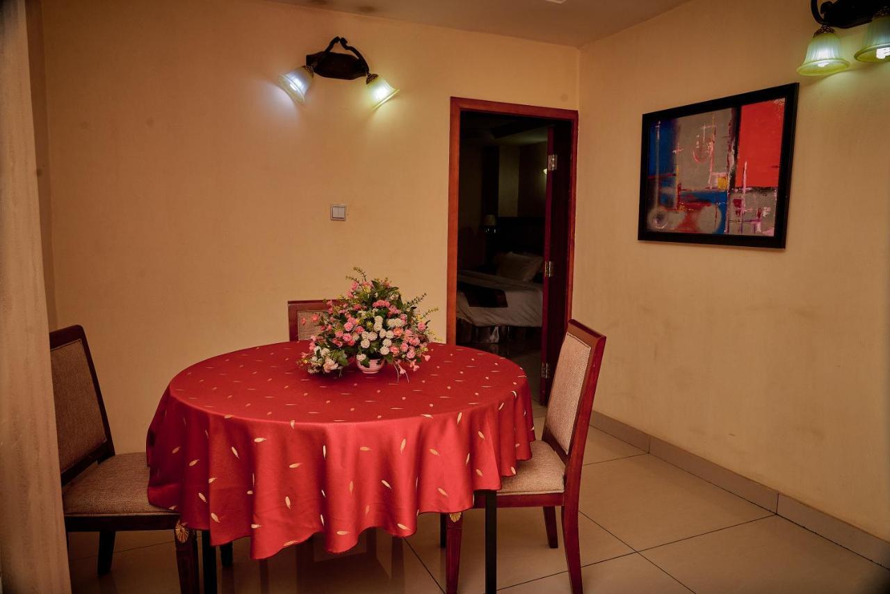 Barcelona Hotels, Abuja Mobushipe Esterno foto