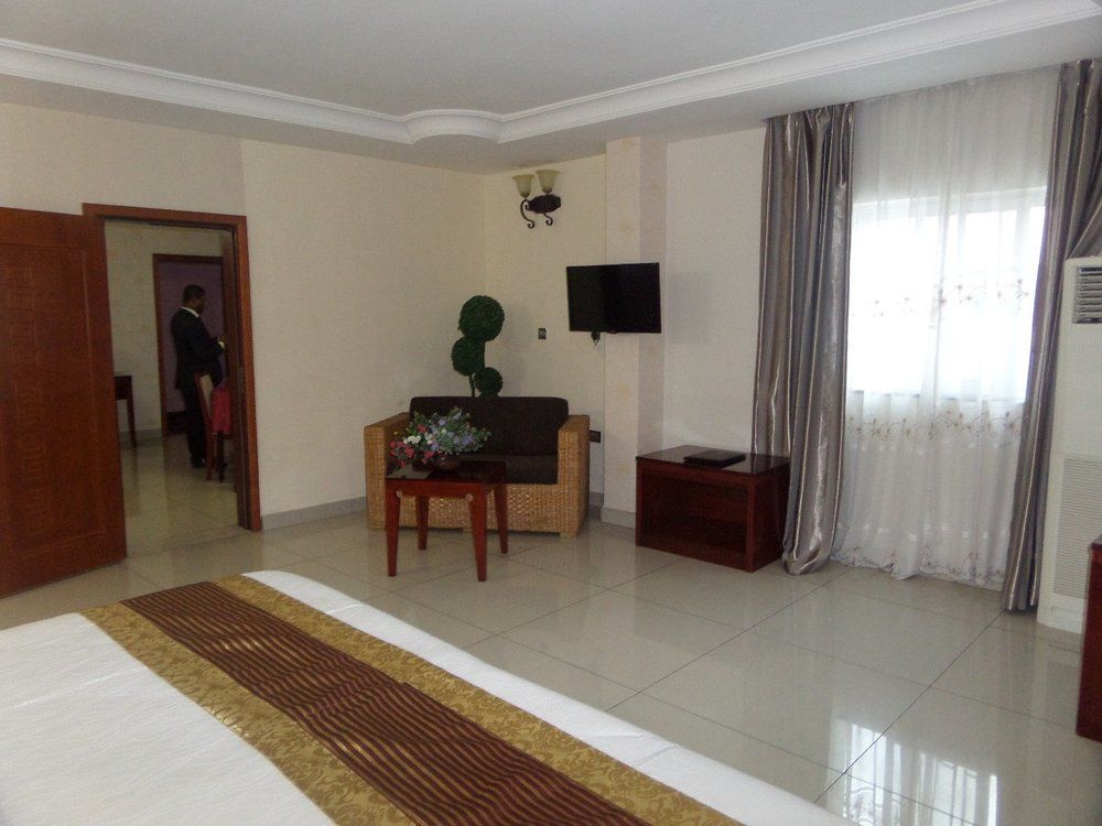 Barcelona Hotels, Abuja Mobushipe Esterno foto