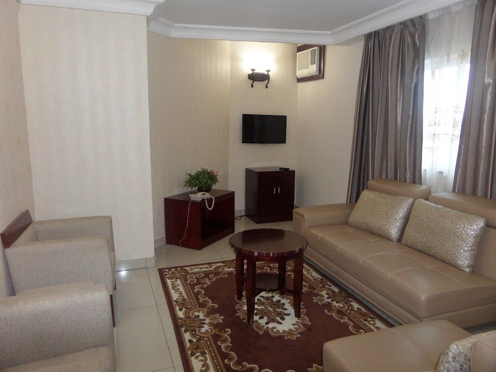 Barcelona Hotels, Abuja Mobushipe Esterno foto