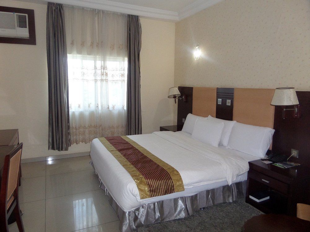 Barcelona Hotels, Abuja Mobushipe Esterno foto