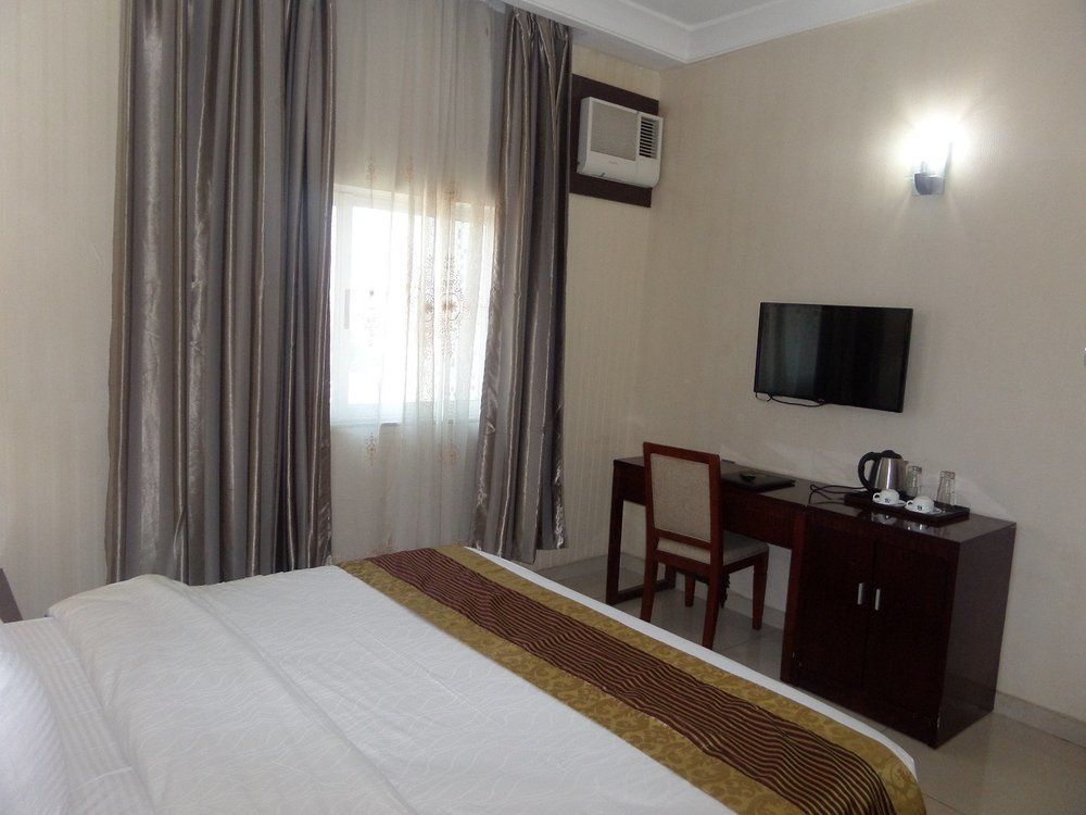 Barcelona Hotels, Abuja Mobushipe Esterno foto