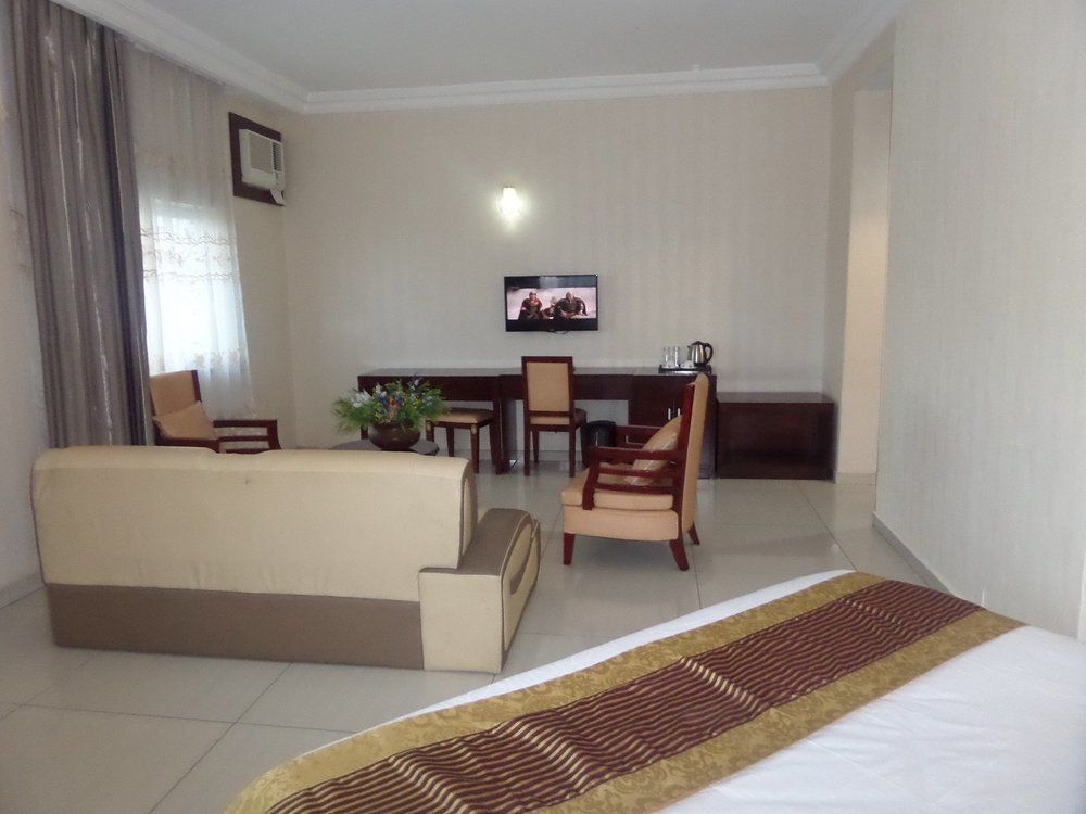 Barcelona Hotels, Abuja Mobushipe Esterno foto