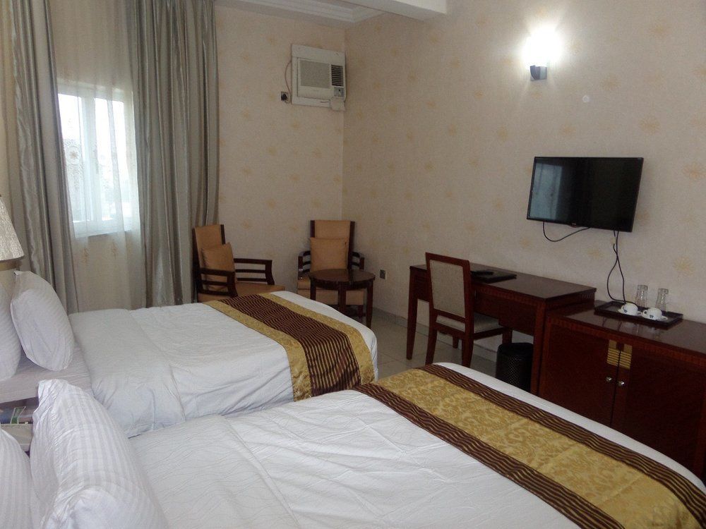 Barcelona Hotels, Abuja Mobushipe Esterno foto